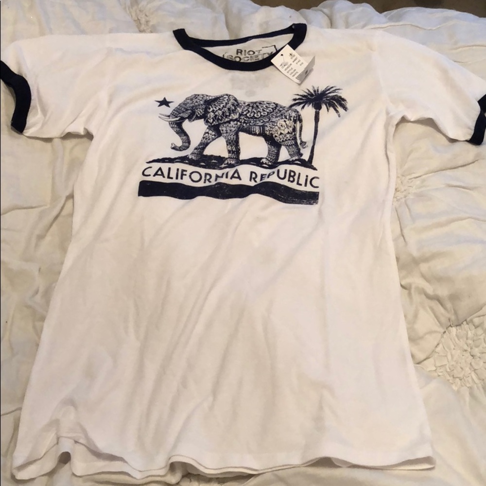 a never worn before white tee shirt